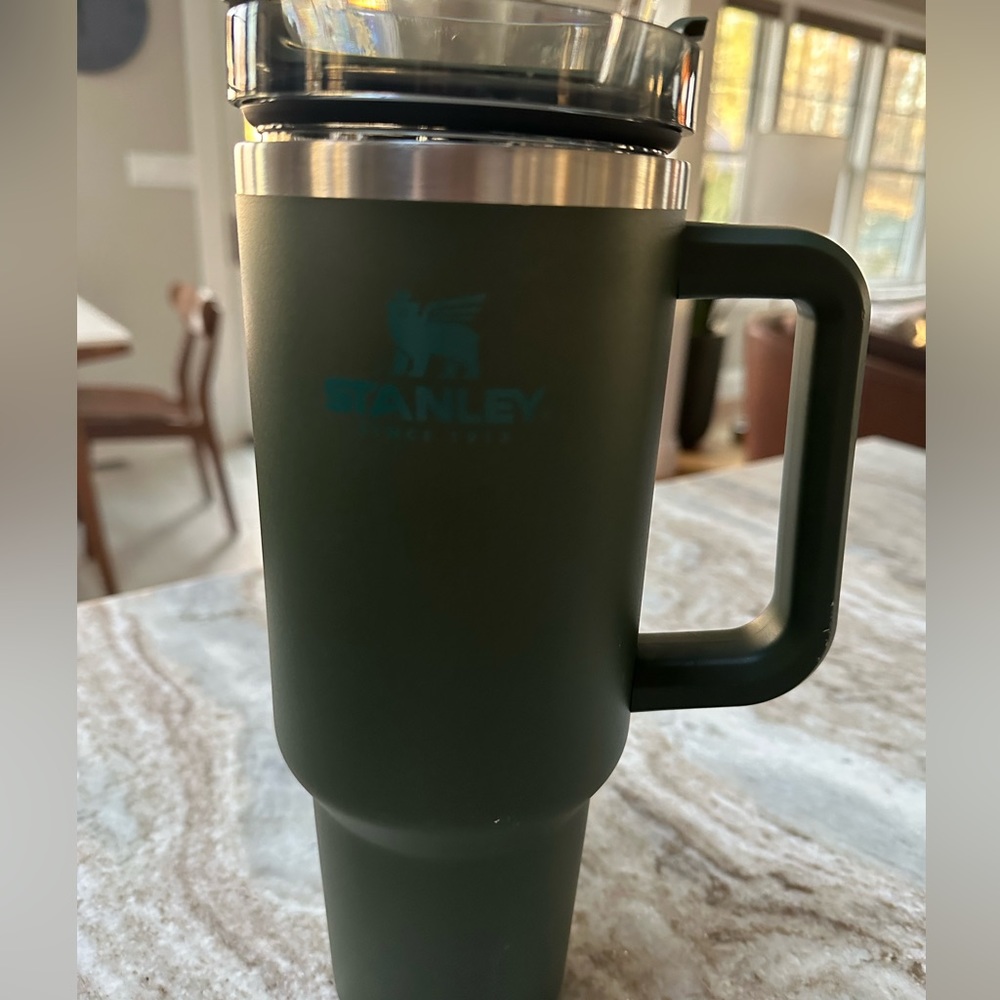 Stanley 40 oz water bottle